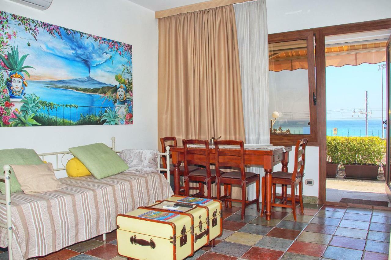 Antica Stazione Apartment ตาออร์มินา ภายนอก รูปภาพ